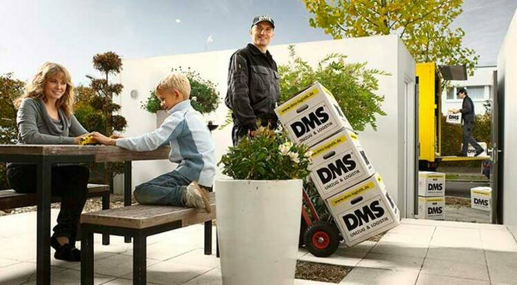 Umzugshelfer mit Sackkarre