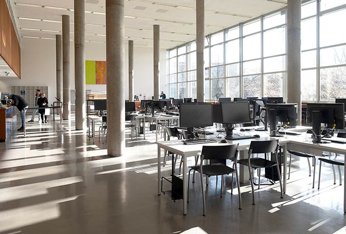 Innenansicht Unibibliothek Stuttgart